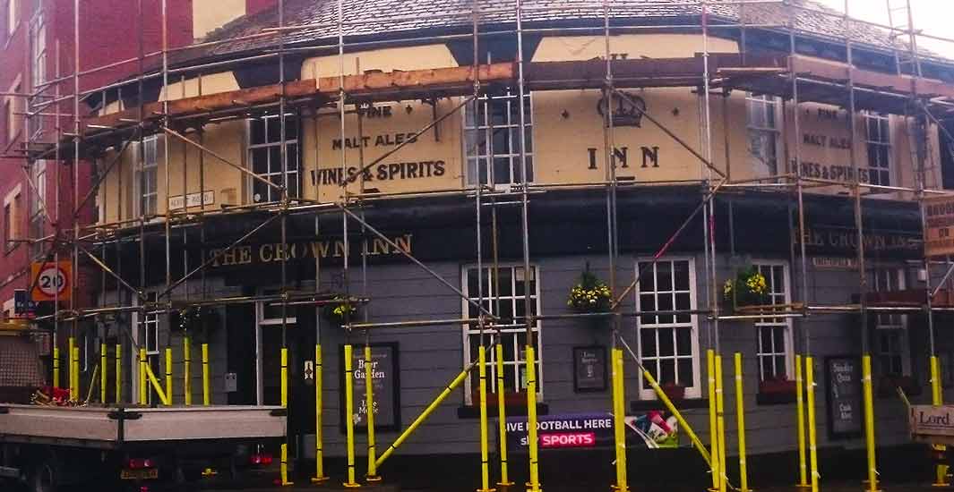 close up of a semicircle commercial public house photo in sheffield with complex scaffolding erected by brook scaffolding